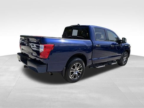 Used 2024 Nissan Titan SV w/ SV Convenience Package image 8