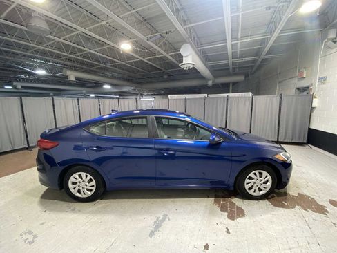 Used 2017 Hyundai Elantra SE FWD image 27