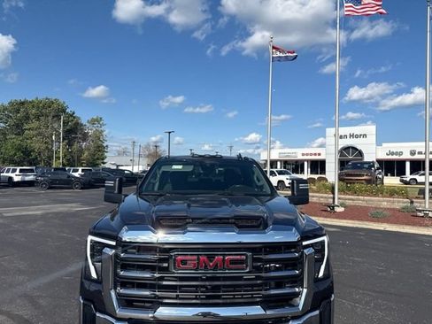 Used 2025 GMC Sierra 2500 SLE AWD/4WD image 10
