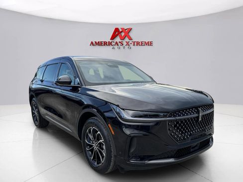 Used 2024 Lincoln Nautilus Premier AWD/4WD image 7