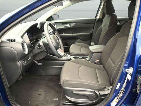 Used 2021 Kia Forte LXS image 5