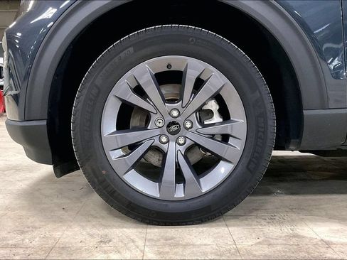 Certified 2024 Ford Explorer XLT w/ Equipment Group 202A AWD/4WD image 9