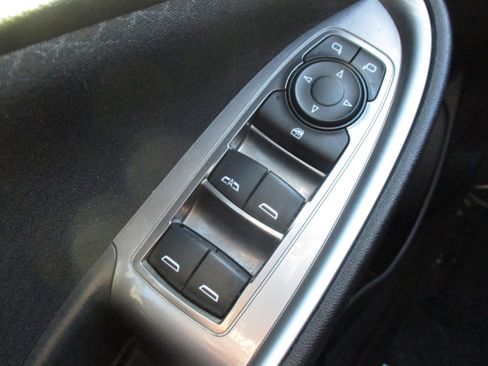 Used 2024 Chevrolet Malibu LT image 32