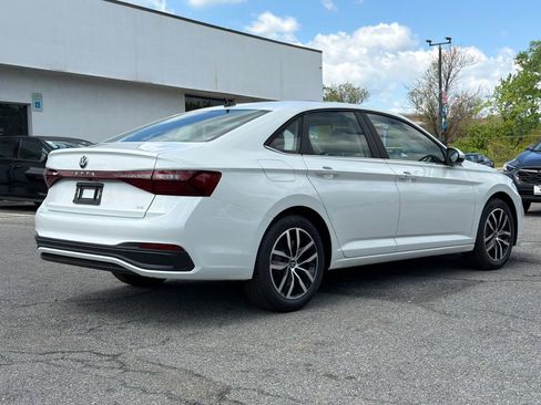 New 2026 Volkswagen Jetta SE image 3