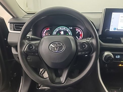 Used 2025 Toyota RAV4 XLE AWD/4WD image 32