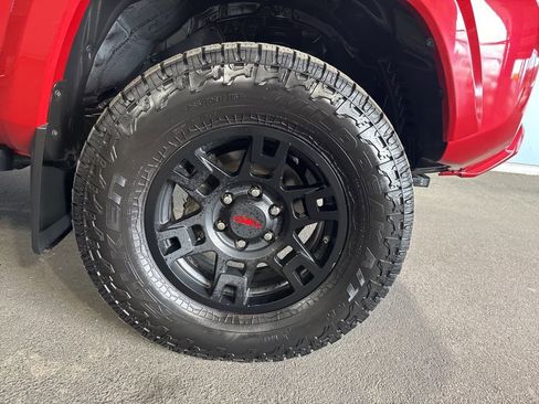 Used 2016 Toyota Tacoma SR image 7