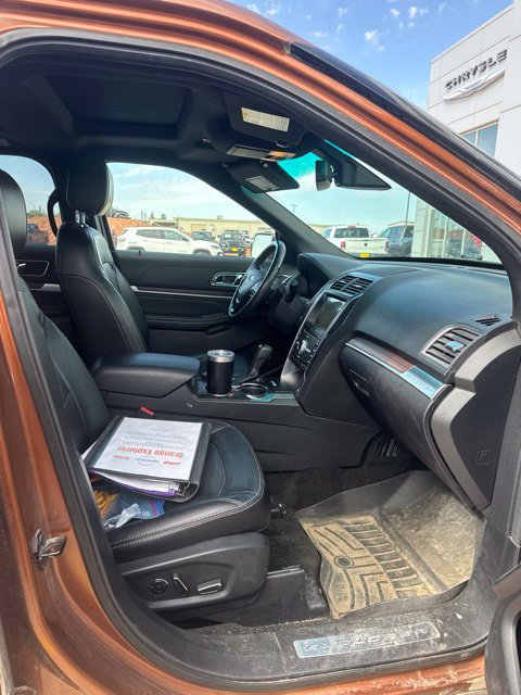 Used 2017 Ford Explorer Limited w/ Equipment Group 301A AWD/4WD image 8