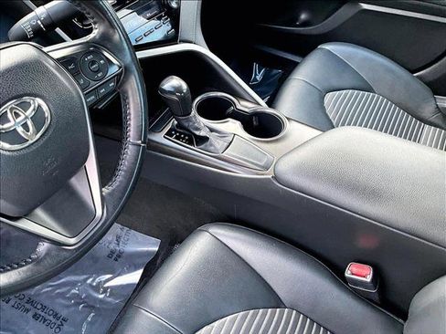 Used 2021 Toyota Camry SE image 15