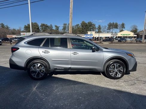 Used 2022 Subaru Outback Limited image 2