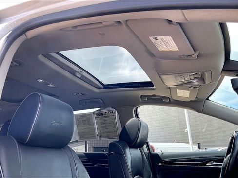 Used 2019 Buick Enclave Avenir w/ LPO, Cargo Package FWD image 21
