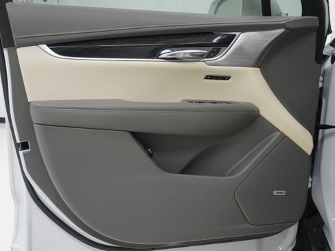 Used 2020 Cadillac XT6 Premium Luxury FWD image 15