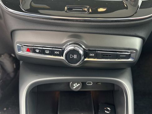 Certified 2024 Volvo C40 P8 Recharge Ultimate w/ Protection Package Premier image 24
