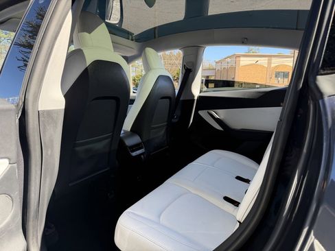 Used 2020 Tesla Model Y Performance image 29