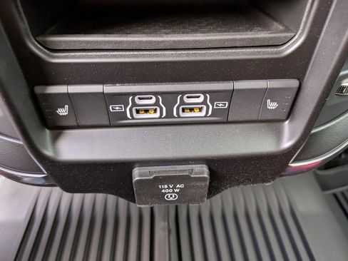 New 2026 RAM 2500 Laramie AWD/4WD image 17