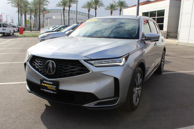 Used 2025 Acura MDX w/ Technology Package FWD image 4