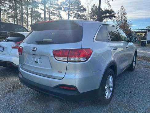 Used 2018 Kia Sorento L image 5
