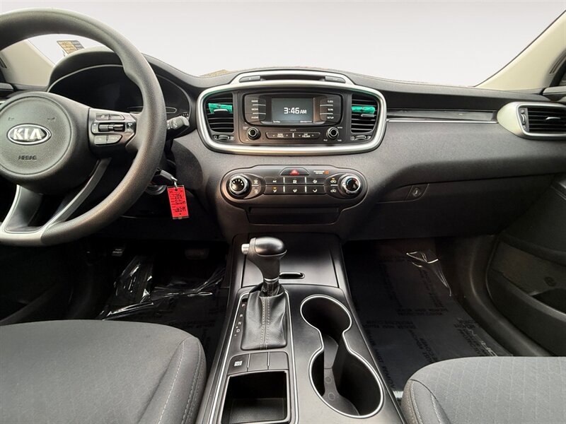 Used 2018 Kia Sorento L FWD image 12