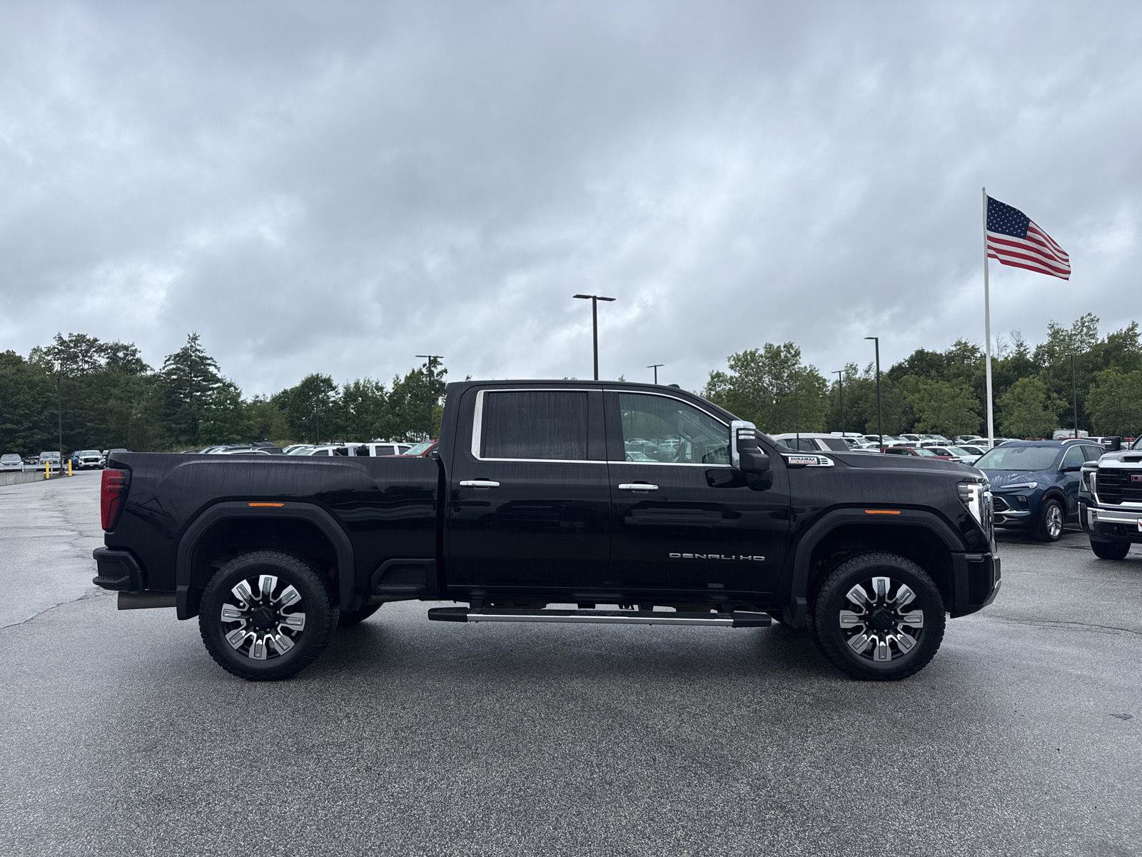 Used 2025 GMC Sierra 2500 Denali AWD/4WD image 11