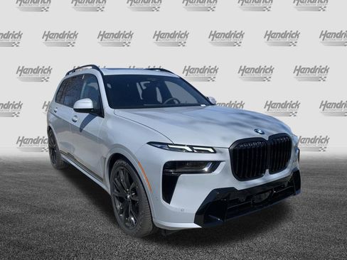 Certified 2025 BMW X7 xDrive40i w/ M Sport Package AWD/4WD image 2