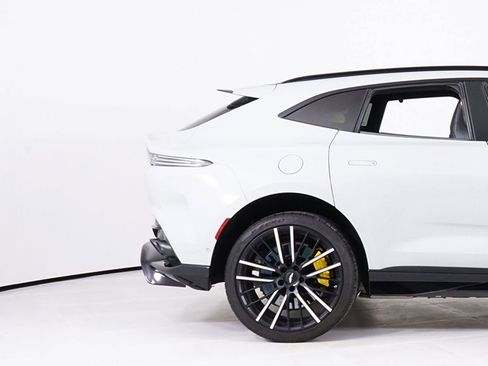Used 2023 Aston Martin DBX 707 AWD/4WD image 14
