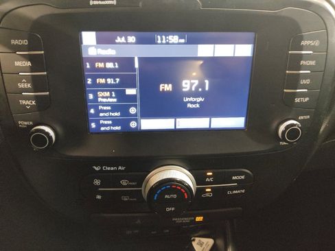 Used 2019 Kia Soul w/ Option Group 020 FWD image 25