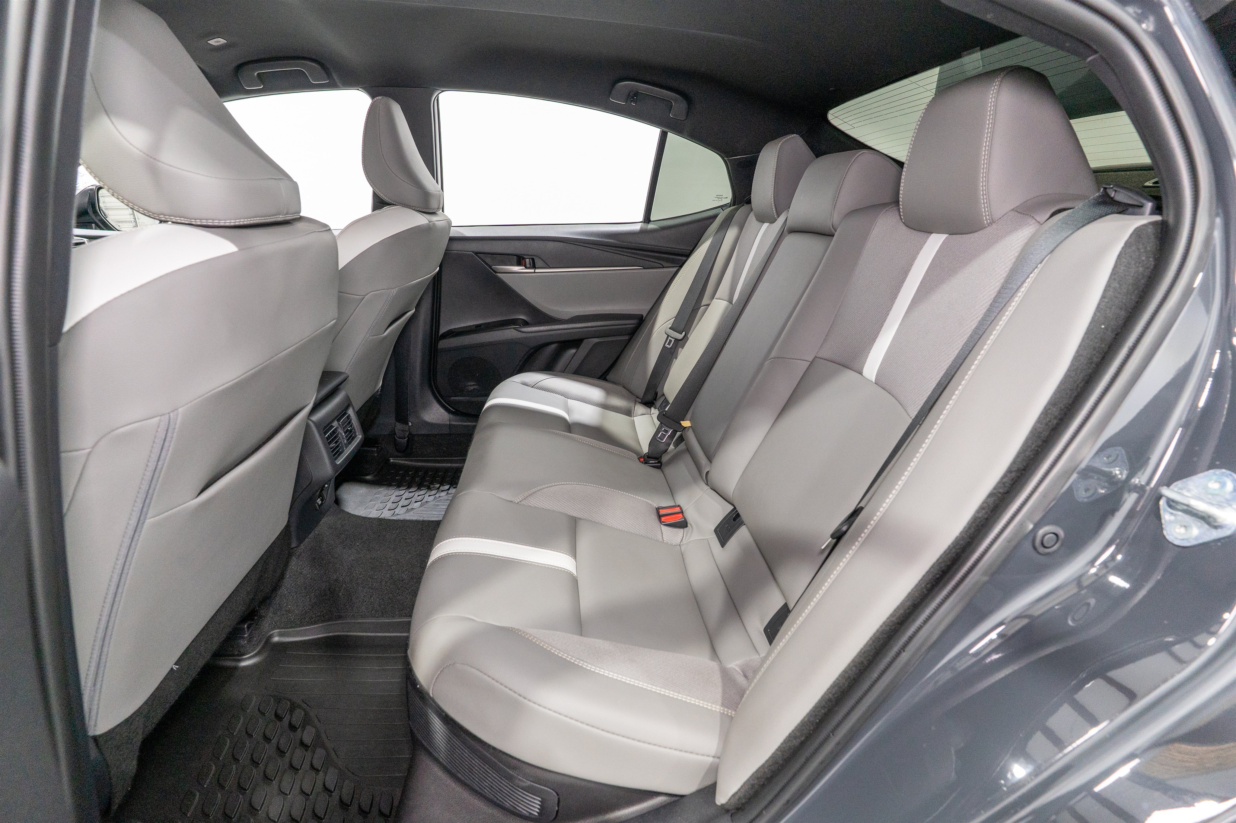 Used 2025 Toyota Camry SE FWD image 29