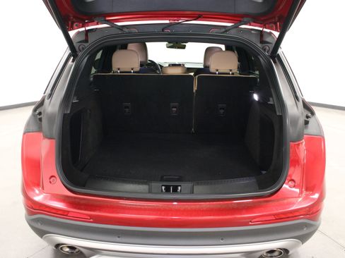 Used 2022 Lincoln Corsair Reserve w/ Elements Package FWD image 12