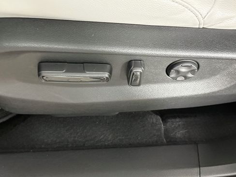 Used 2020 Honda CR-V Touring image 24
