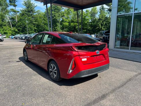 Used 2018 Toyota Prius Prime Premium FWD image 3