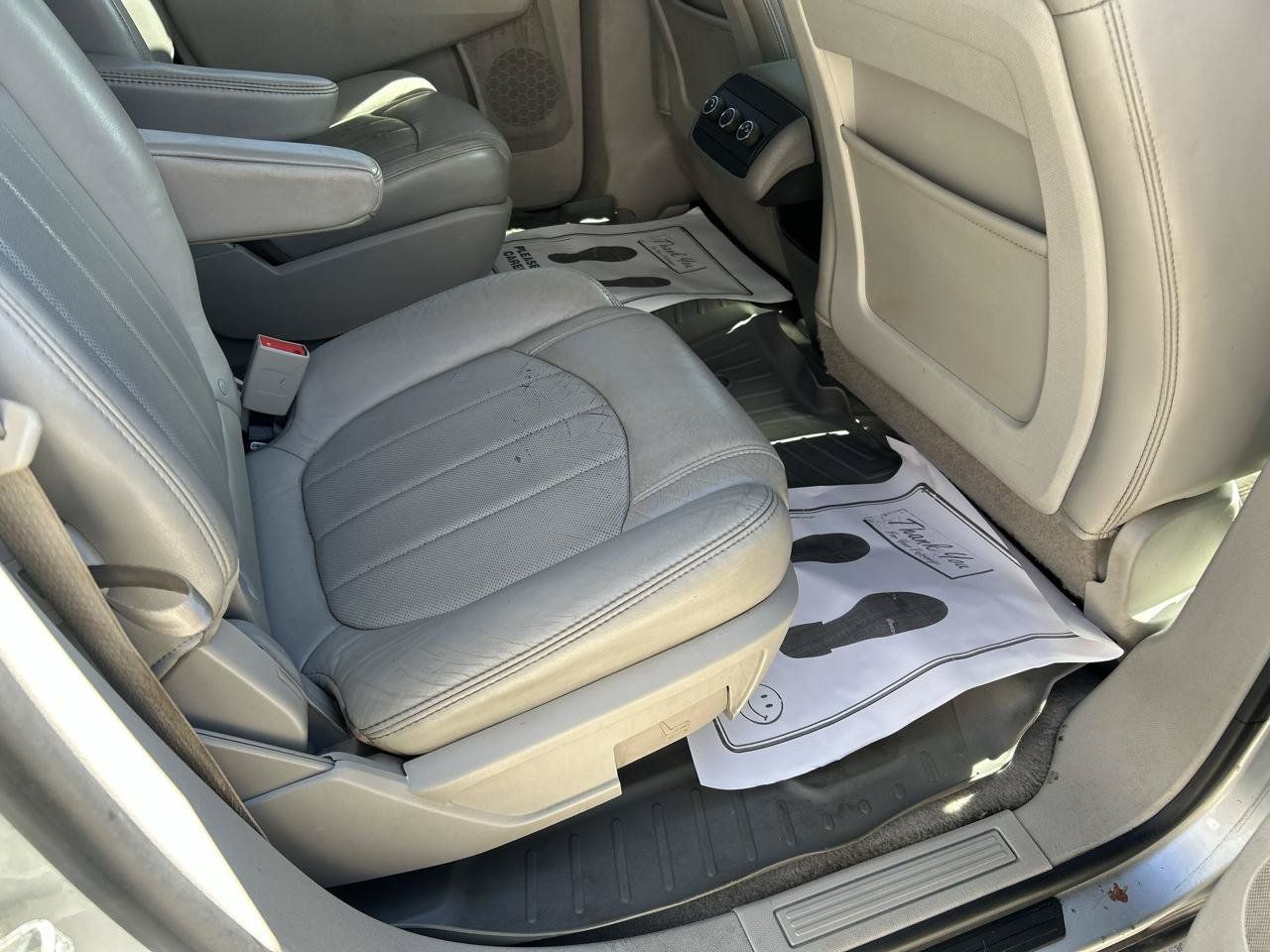 Used 2011 Buick Enclave CXL FWD image 11