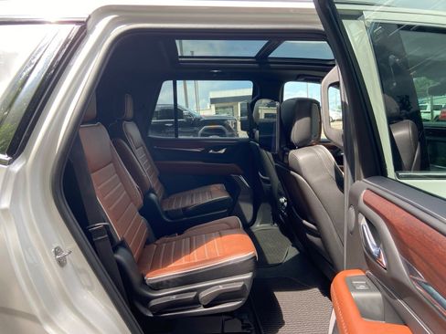 Used 2023 GMC Yukon Denali Ultimate AWD/4WD image 34