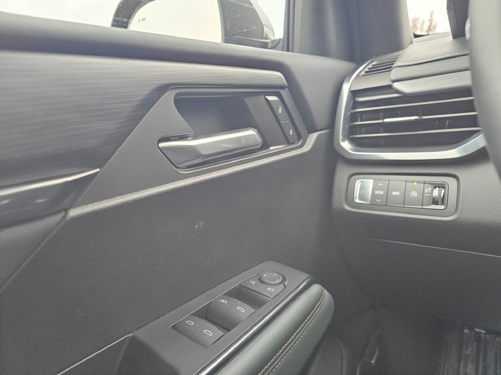 Used 2024 GMC Acadia AT4 w/ Luxury Package AWD/4WD image 33