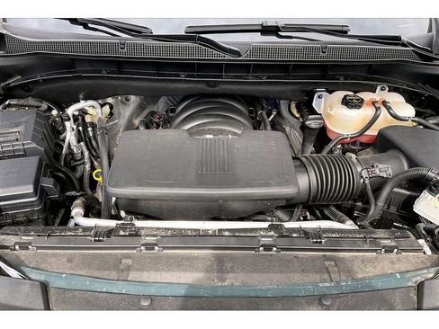 Used 2025 Chevrolet Tahoe Z71 w/ Comfort Package AWD/4WD image 12