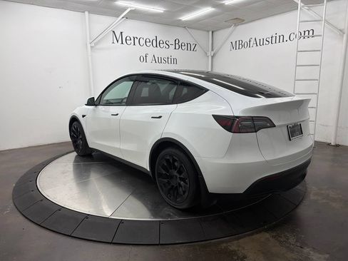 Used 2022 Tesla Model Y Long Range AWD/4WD image 5