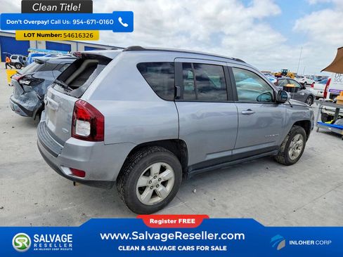 Used 2017 Jeep Compass Latitude FWD image 4
