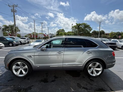 Used 2018 Bentley Bentayga Onyx Edition AWD/4WD image 7