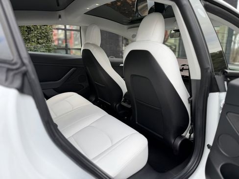 Used 2022 Tesla Model 3 Long Range image 37