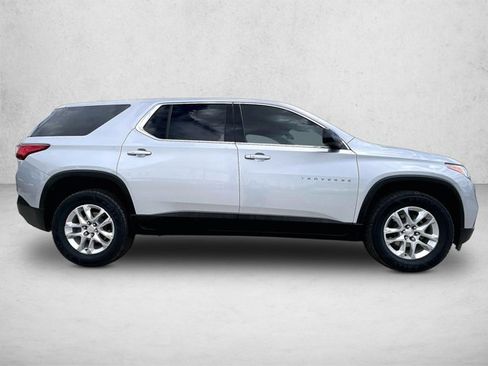 Used 2021 Chevrolet Traverse LS image 5