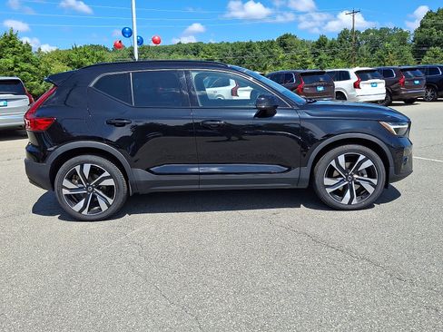 Certified 2024 Volvo XC40 B5 Plus w/ Protection Package Premier AWD/4WD image 8