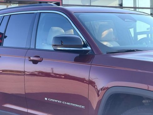 Used 2024 Jeep Grand Cherokee Limited 4xe AWD/4WD image 4