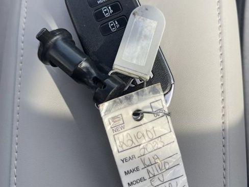 New 2023 Kia Niro Wave image 17