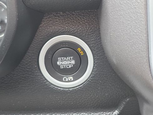 Used 2020 RAM 1500 Big Horn AWD/4WD image 14