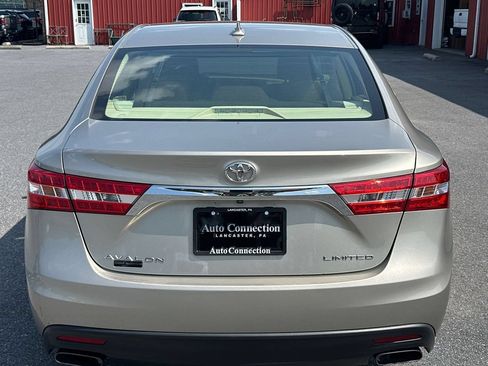 Used 2013 Toyota Avalon Limited FWD image 10