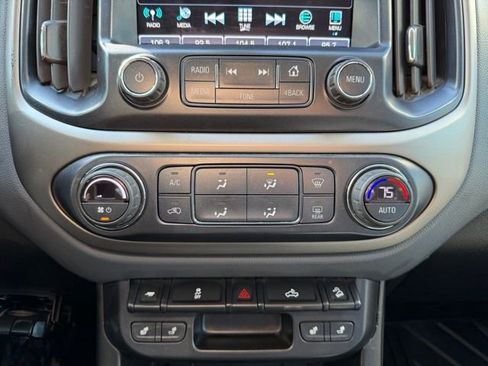 Used 2018 Chevrolet Colorado Z71 AWD/4WD image 19