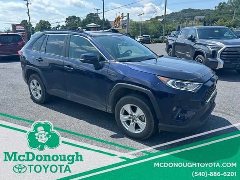 Used 2021 Toyota RAV4 XLE w/ Convenience Package AWD/4WD image 8
