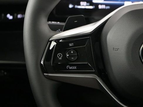 Used 2025 BMW 530i xDrive w/ Premium Package image 20