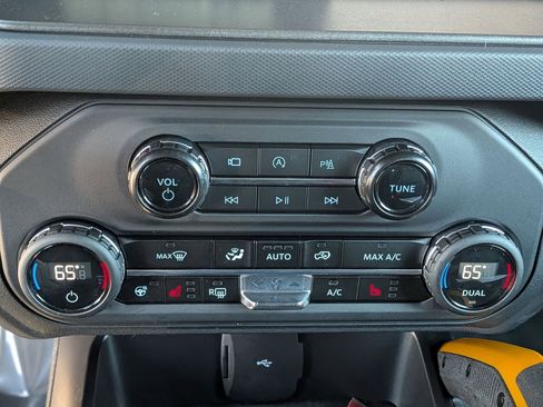 Used 2024 Ford Bronco Badlands image 24