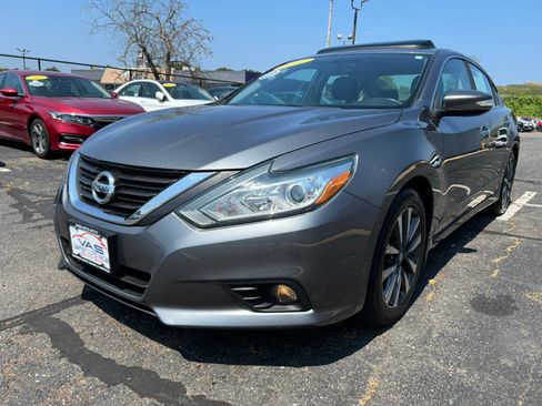 Used 2016 Nissan Altima 2.5 SL w/ 2.5 Technology Package FWD image 1