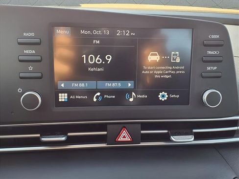 New 2025 Hyundai Elantra SE image 18