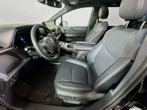 Used 2022 Toyota Sienna XLE Woodland Edition AWD/4WD image 20